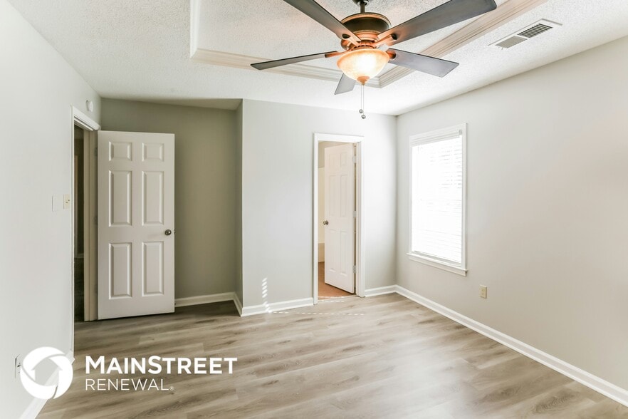 Building Photo - 6915 Blackthorn Dr