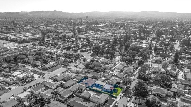 Building Photo - val540