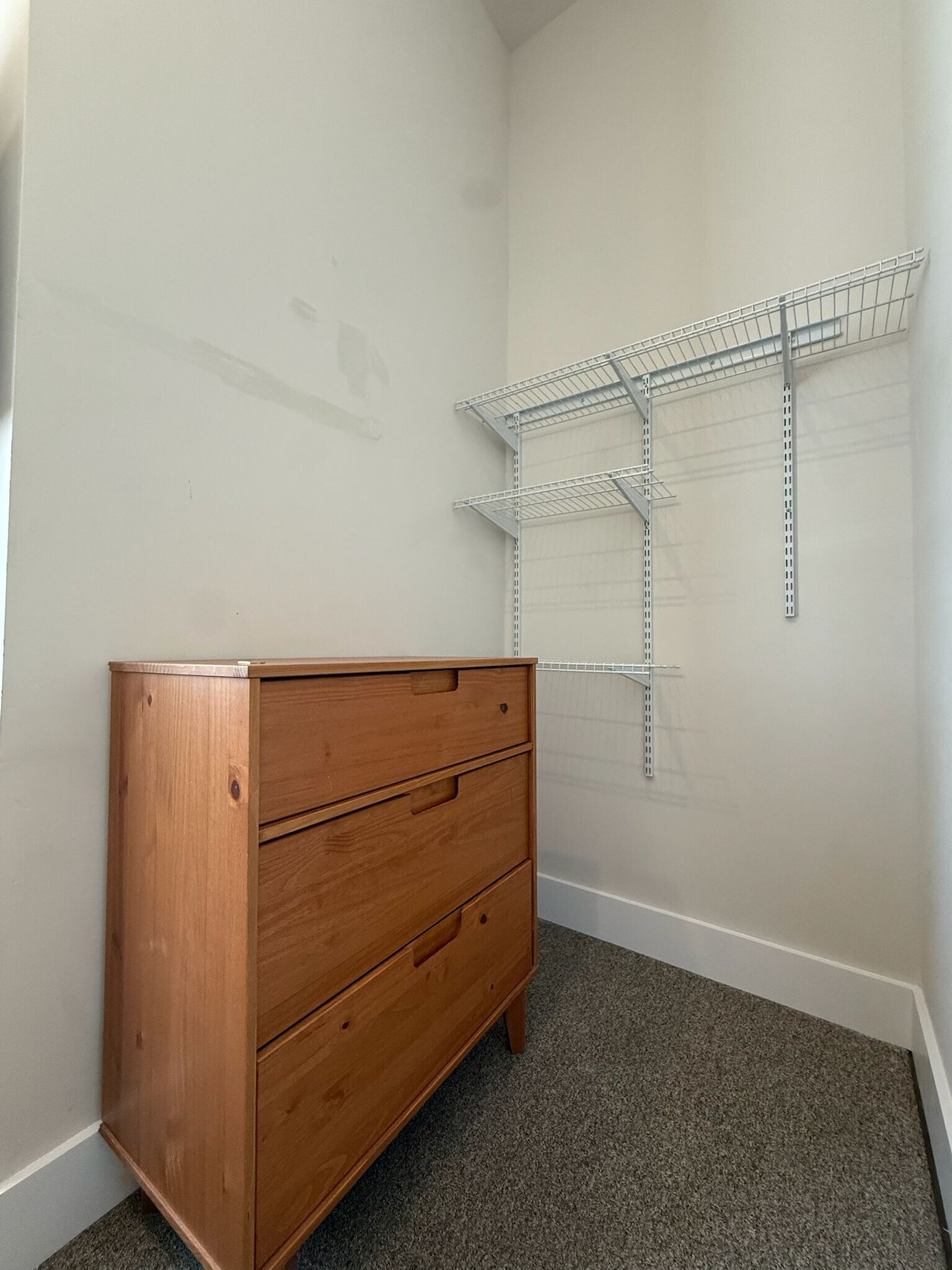 Building Photo - Furnished room/NOT APARTMENT