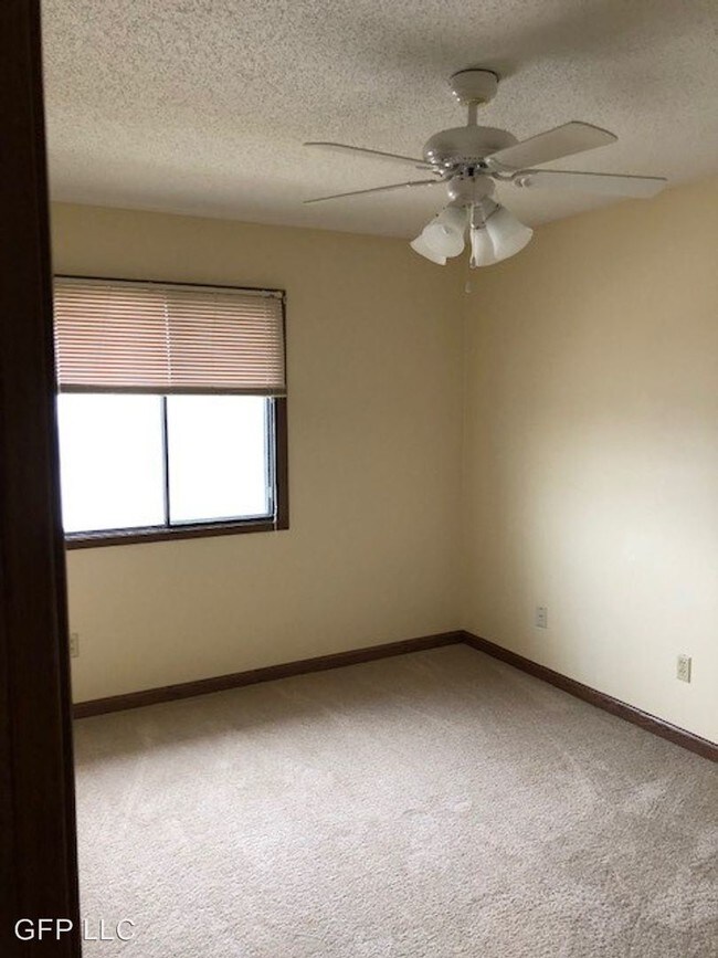 Building Photo - 1110 E 2nd Ave