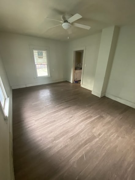 Building Photo - 31 W Oakland St