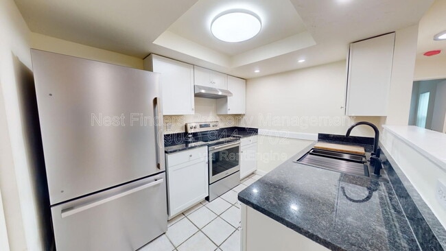 Building Photo - 1250 Bayshore Dr N