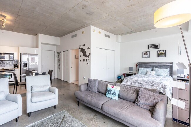 Building Photo - 133 NE 2nd Ave