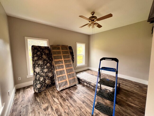 Building Photo - 98382 Sitkum Ln