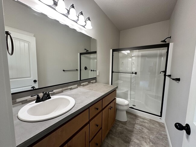 Building Photo - 823 Riley Dr NE