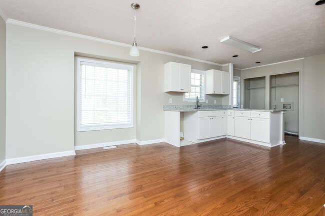 Building Photo - 3171 Pilgrims Dr