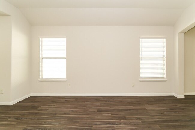 Building Photo - 5566 Latta Plantation Dr