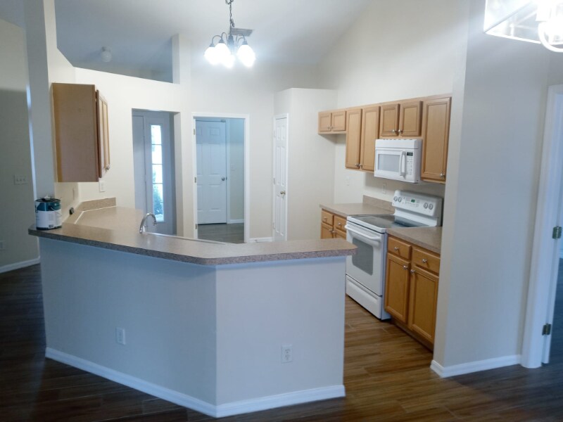 Building Photo - 2301 SW 25th St