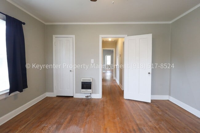 Building Photo - Beautifully Redone 1 Bedroom Duplex! Available for Immediate Move in!