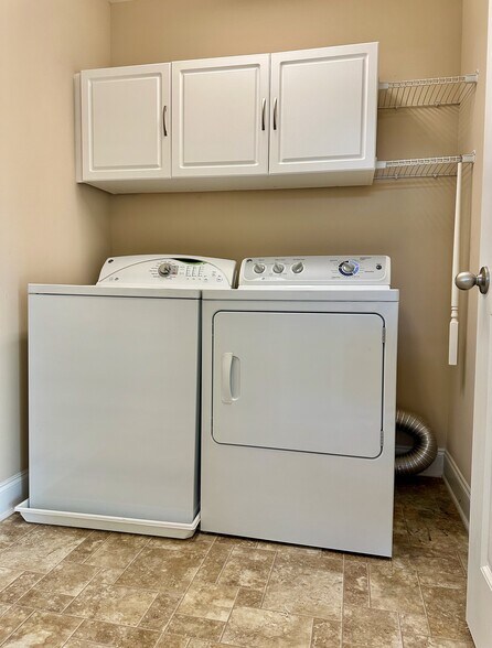 2nd Floor Laundry - 7637 Weathered Oak Way