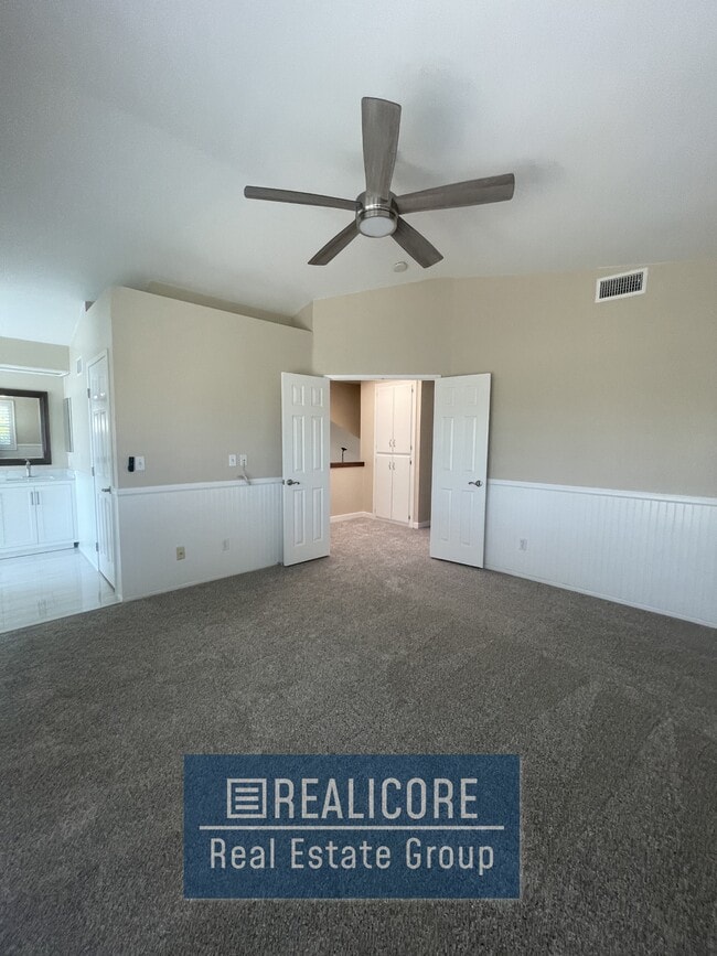 Building Photo - 10937 Sonora Ave