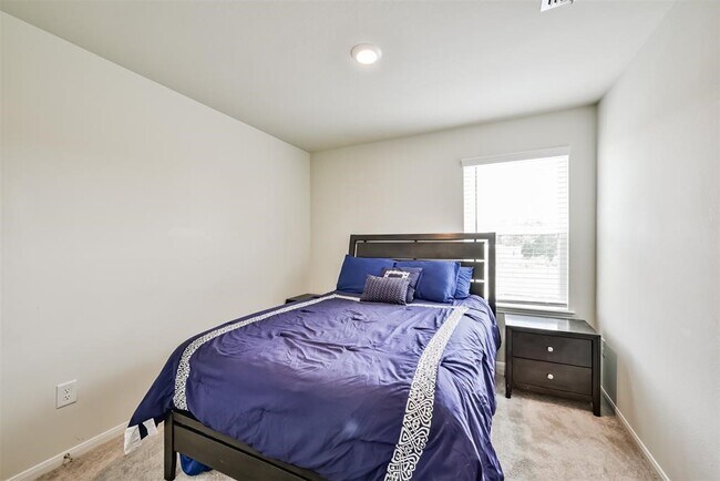 Building Photo - 11627 Braemar Village Dr