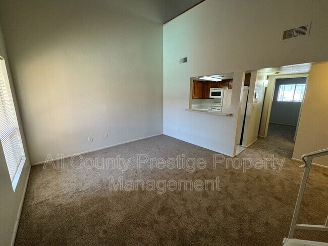 Building Photo - 1831 W Mulberry Dr