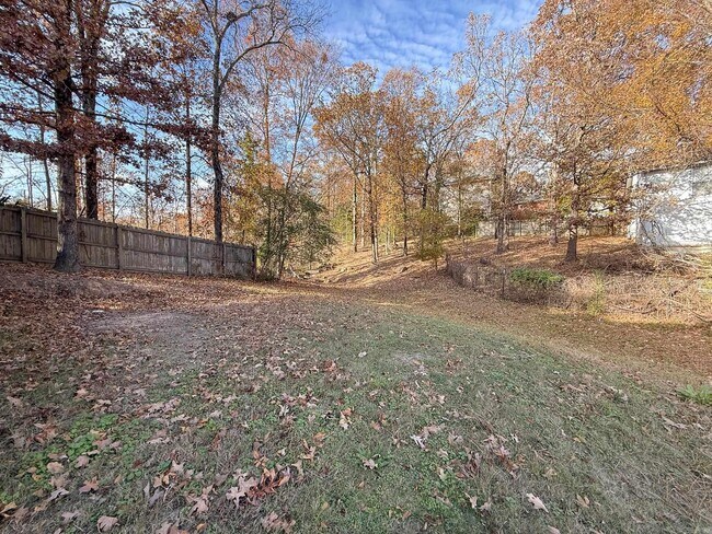 Building Photo - 20 Hillcrest Ln