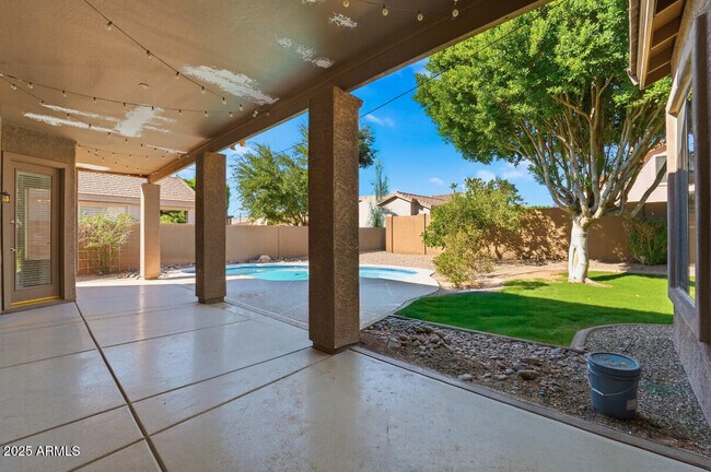 Building Photo - 7180 W Trails Dr