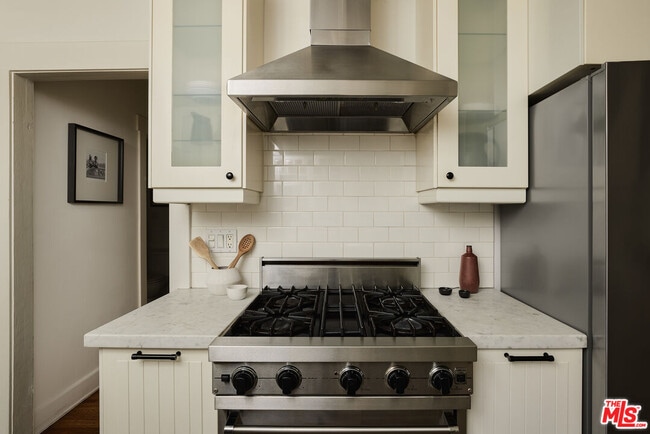 Building Photo - 2606 W Ave 30