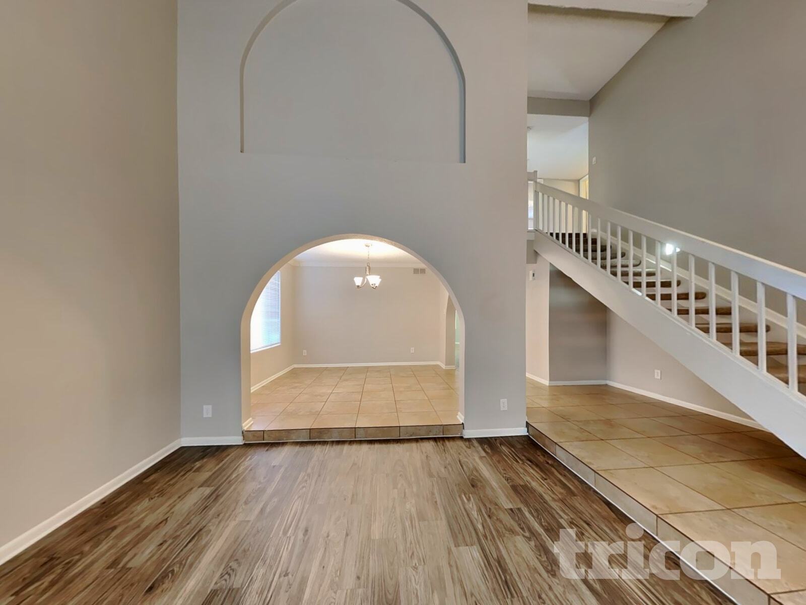 Building Photo - 4633 W Bluefield Ave