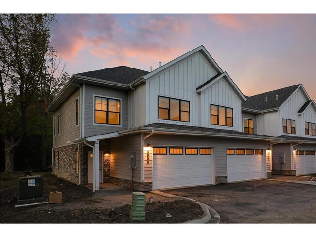 Building Photo - 4756 Ironwood Cir