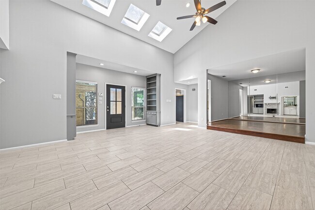 Building Photo - 5218 Palmetto St