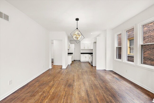 Building Photo - 2477 Hazelwood St