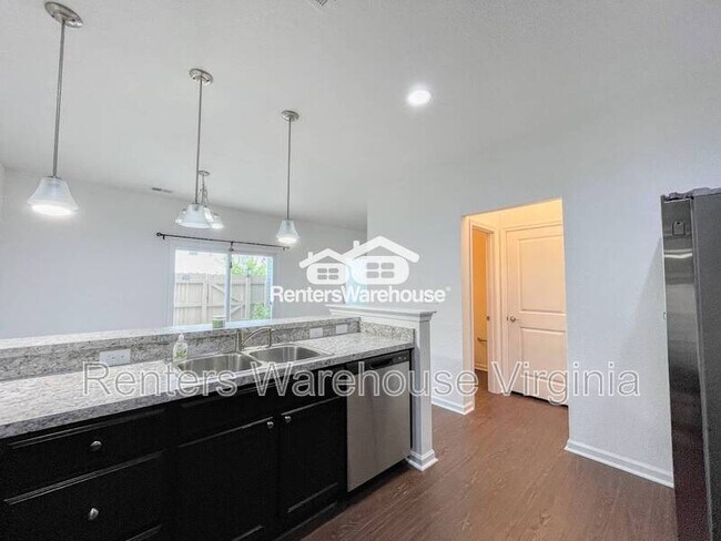 Building Photo - 1713 Dresdon Ln