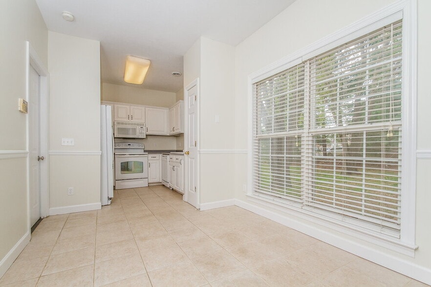 Building Photo - 1801 Devon Dr