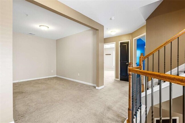 Building Photo - 3378 Vintage Cir SE