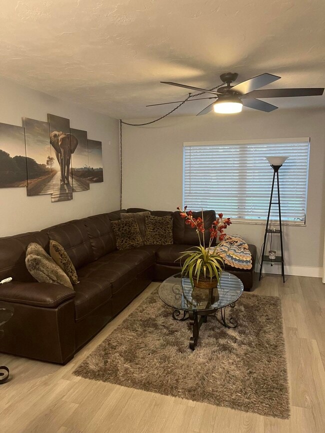 Building Photo - 143 West Ct