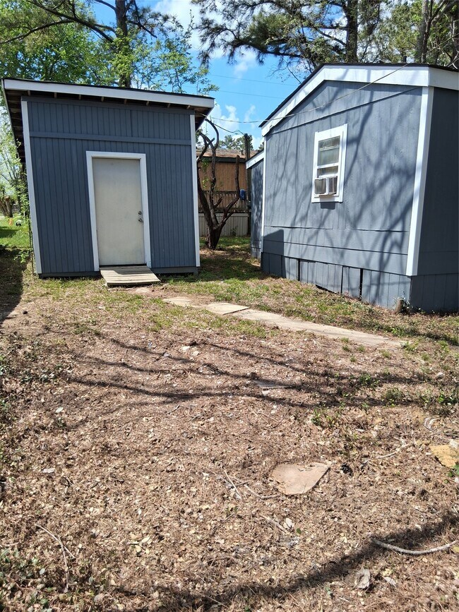 Building Photo - 11797 White Cedar St