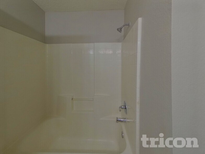 Building Photo - 2983 Celian Dr