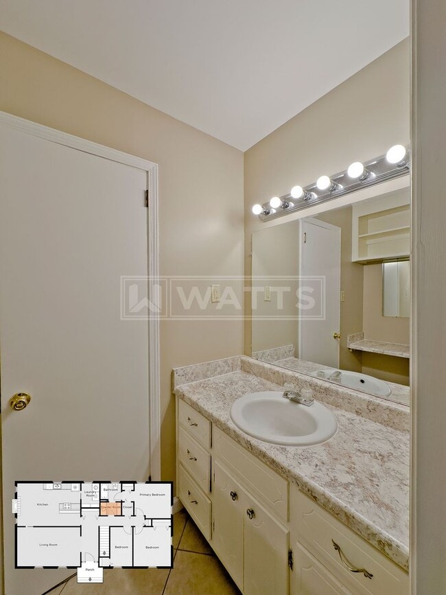 Building Photo - Excellent 4 Bedroom House in Bluff Park Community