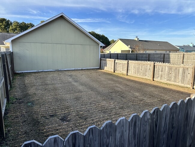 Building Photo - 113 Byrum Run