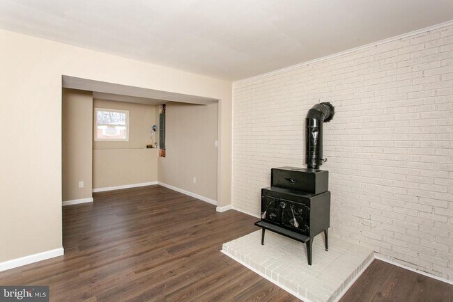 Building Photo - 5026 Preston Ln