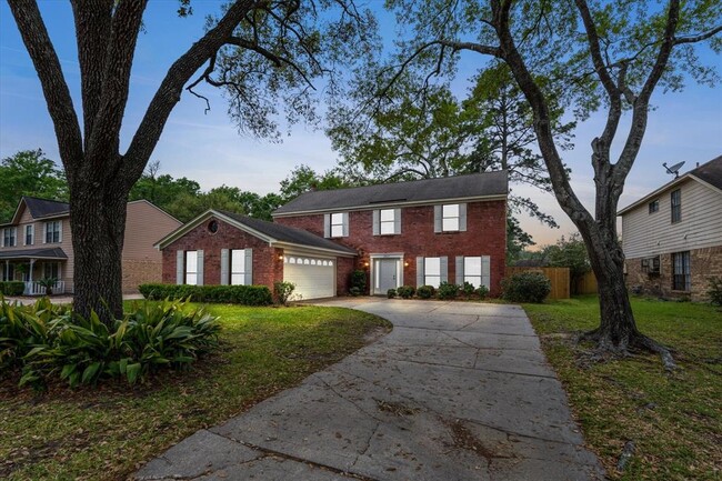 Building Photo - 3807 Forest Village Dr