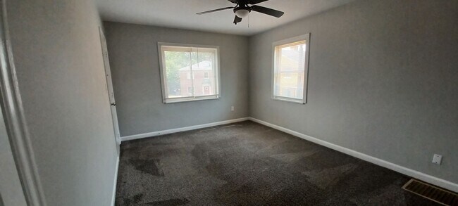 Building Photo - Beautiful 1 bedroom apartment close I-675