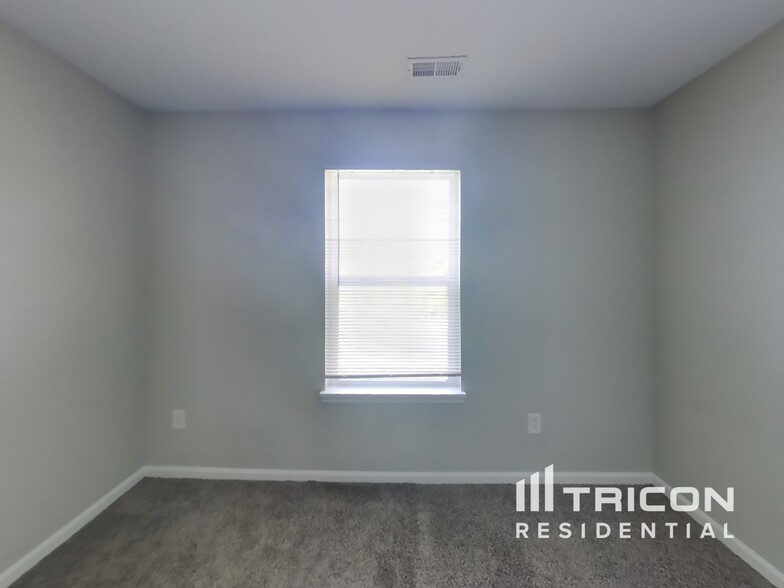 Building Photo - 7328 Mosaic Dr