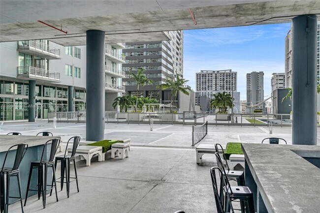 Building Photo - 690 SW 1st Ct