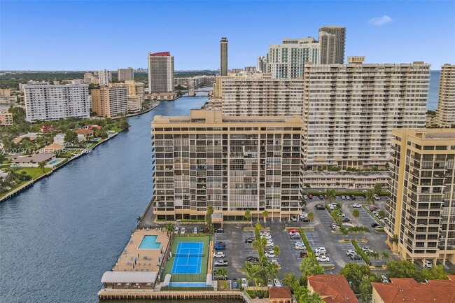 Building Photo - 2017 S Ocean Dr
