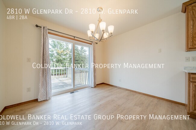 Building Photo - 2810 W Glenpark Dr