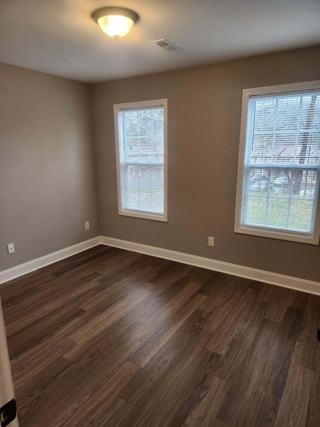 Building Photo - 7225 Periwinkle Rd