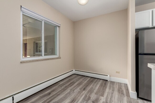 Building Photo - 830 20th St