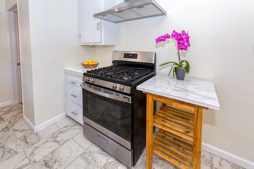 Stainless Steel Hood & Stove - 2232 S Carmelina Ave