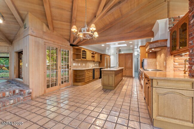 Building Photo - 1880 Meadowview Ln