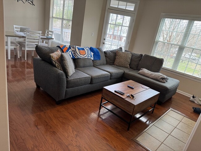 Building Photo - 45 Sycamore Ave