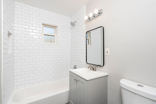 Building Photo - Central Phoenix Rental