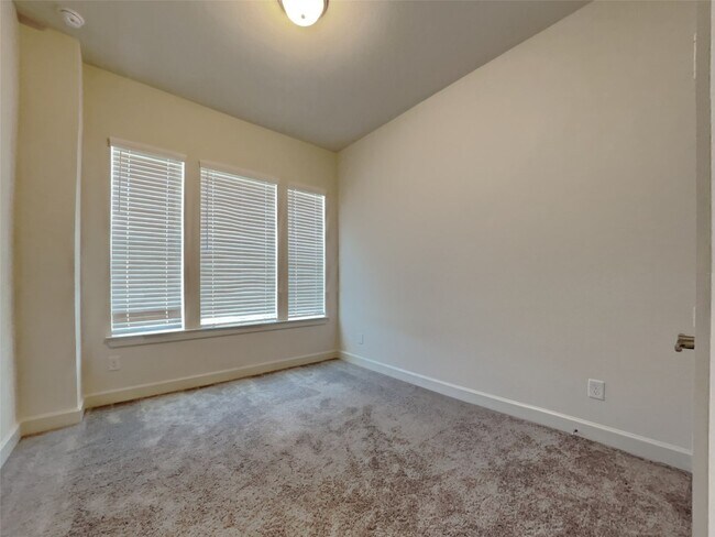 Building Photo - 15170 London Gavroche Ln