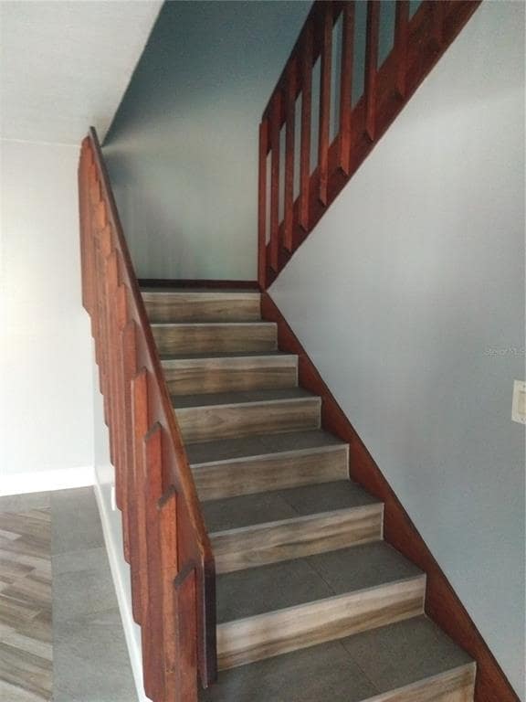 Building Photo - 3828 Saxon Dr