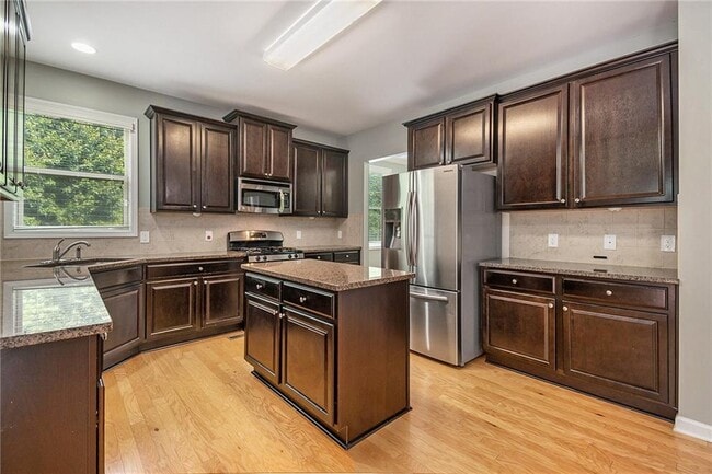 Building Photo - 1545 Shiloh Manor Ct