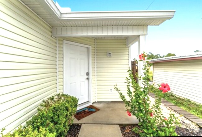 Direct access to your front door…no steps - 6100 Pinetree Ave