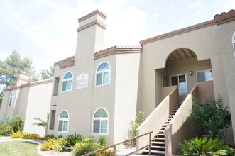 Building Photo - WONDERFUL 2 BEDROOM CONDO ON SECOND FLOOR